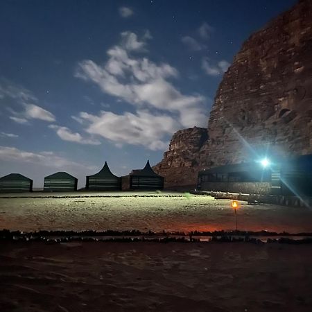 Hotel al-Qatar mountain camp Wadi Rum Exterior foto